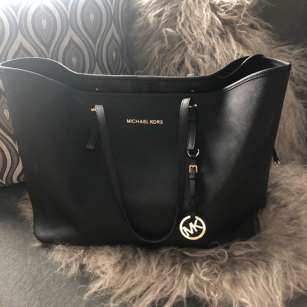 Black Michael Kors big tot bag